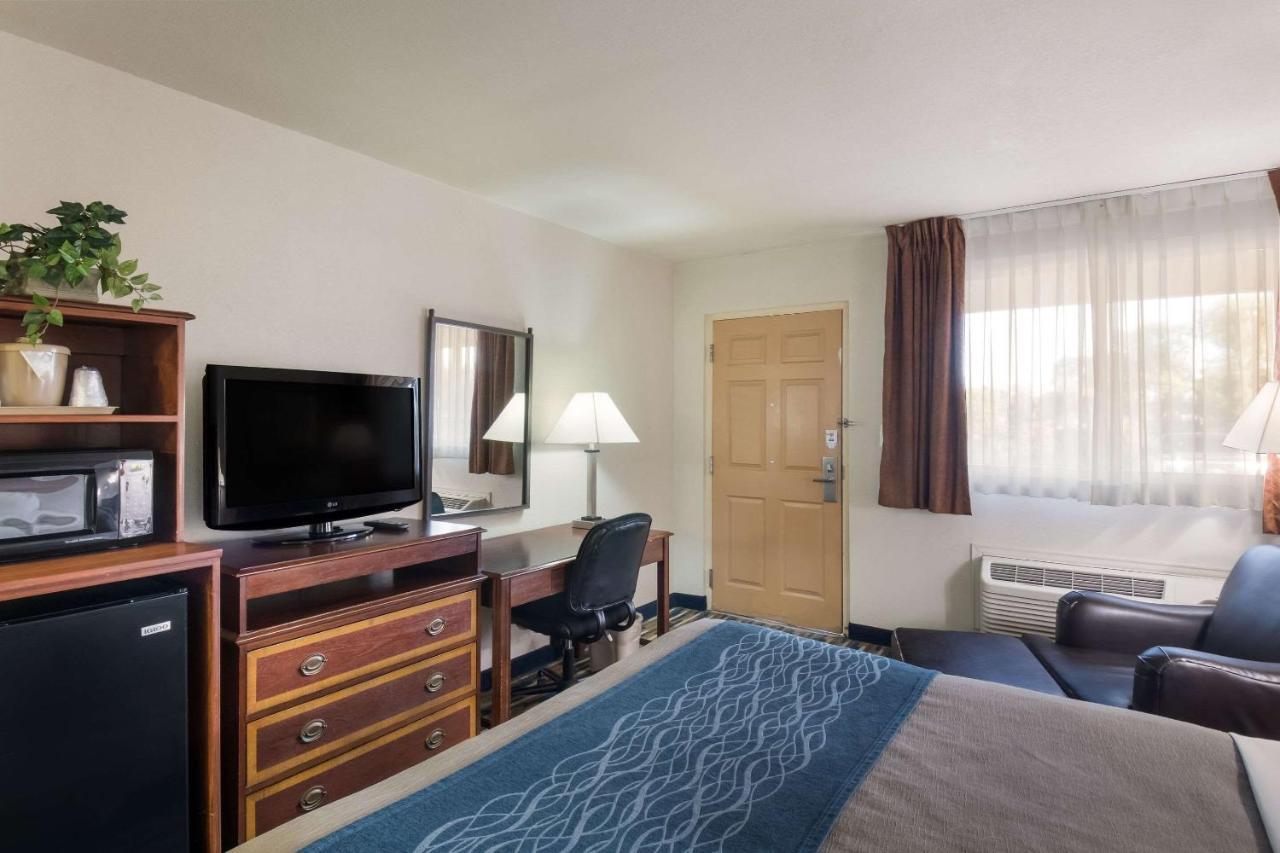 Rodeway Inn Fort Morgan Ngoại thất bức ảnh