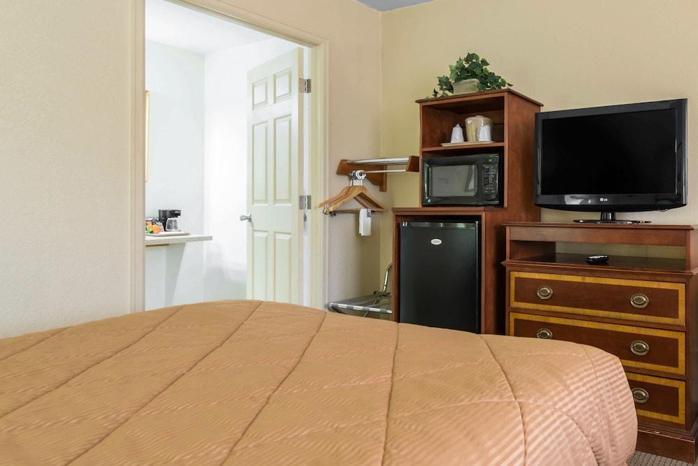Rodeway Inn Fort Morgan Ngoại thất bức ảnh