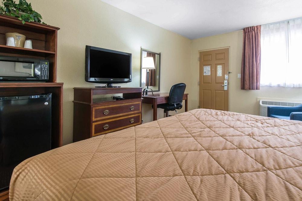 Rodeway Inn Fort Morgan Ngoại thất bức ảnh